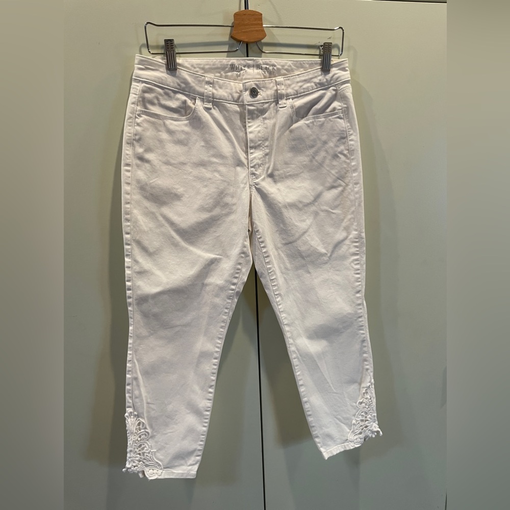 White House Black Market white crop pants